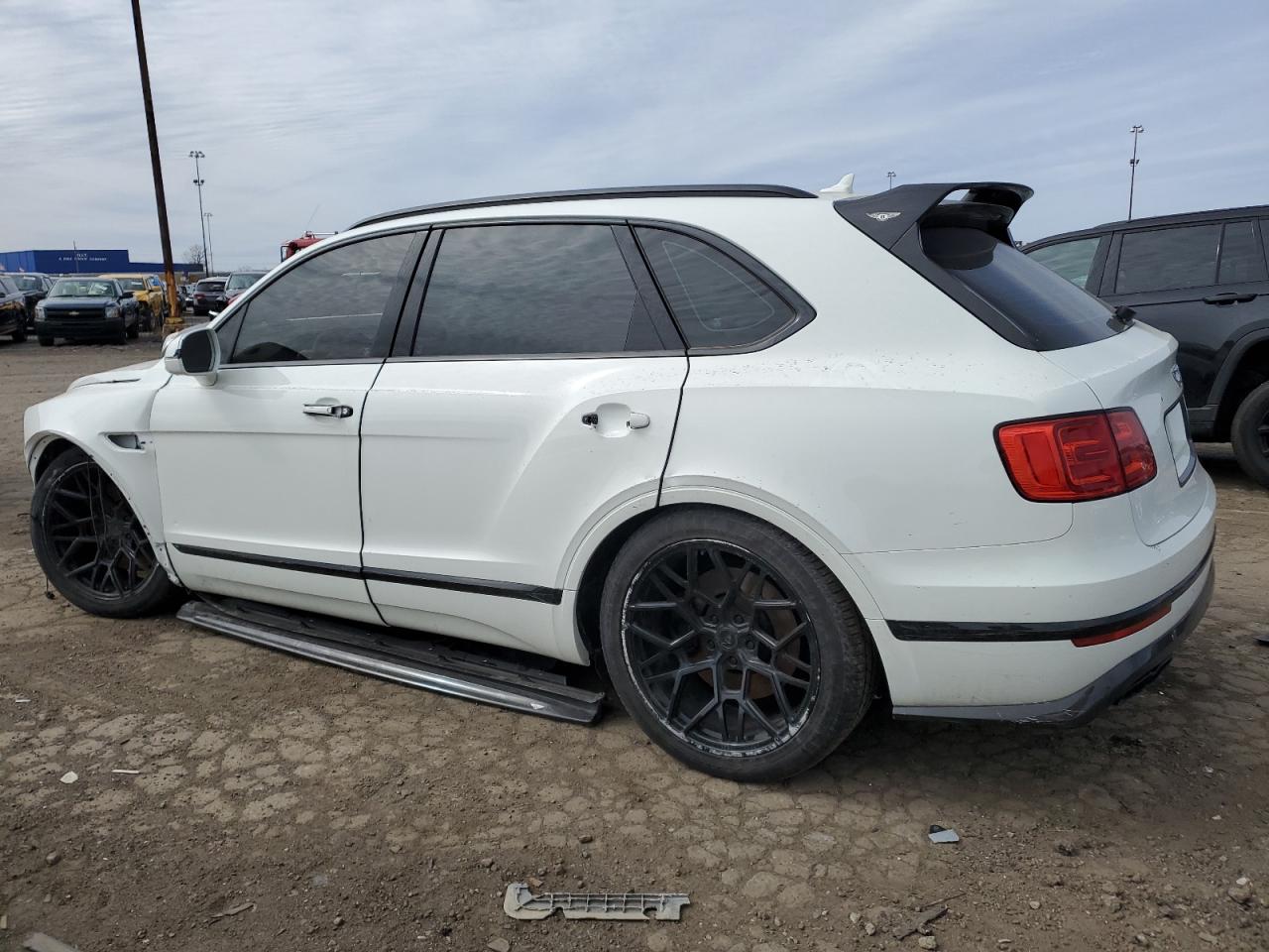 SJAAM2ZV3KC025092-2