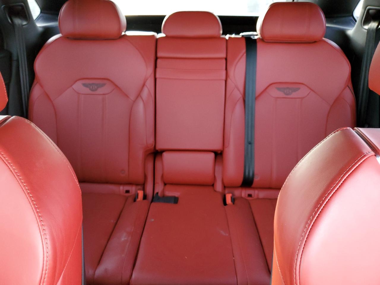 SJAAM2ZV6MC033822-9