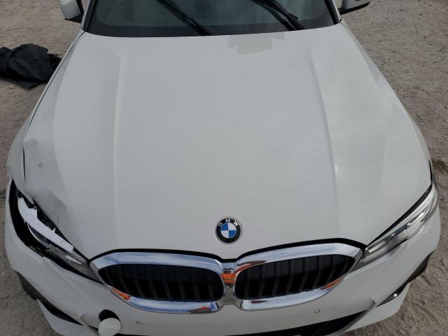 WBA5R1C53KAK11051 9