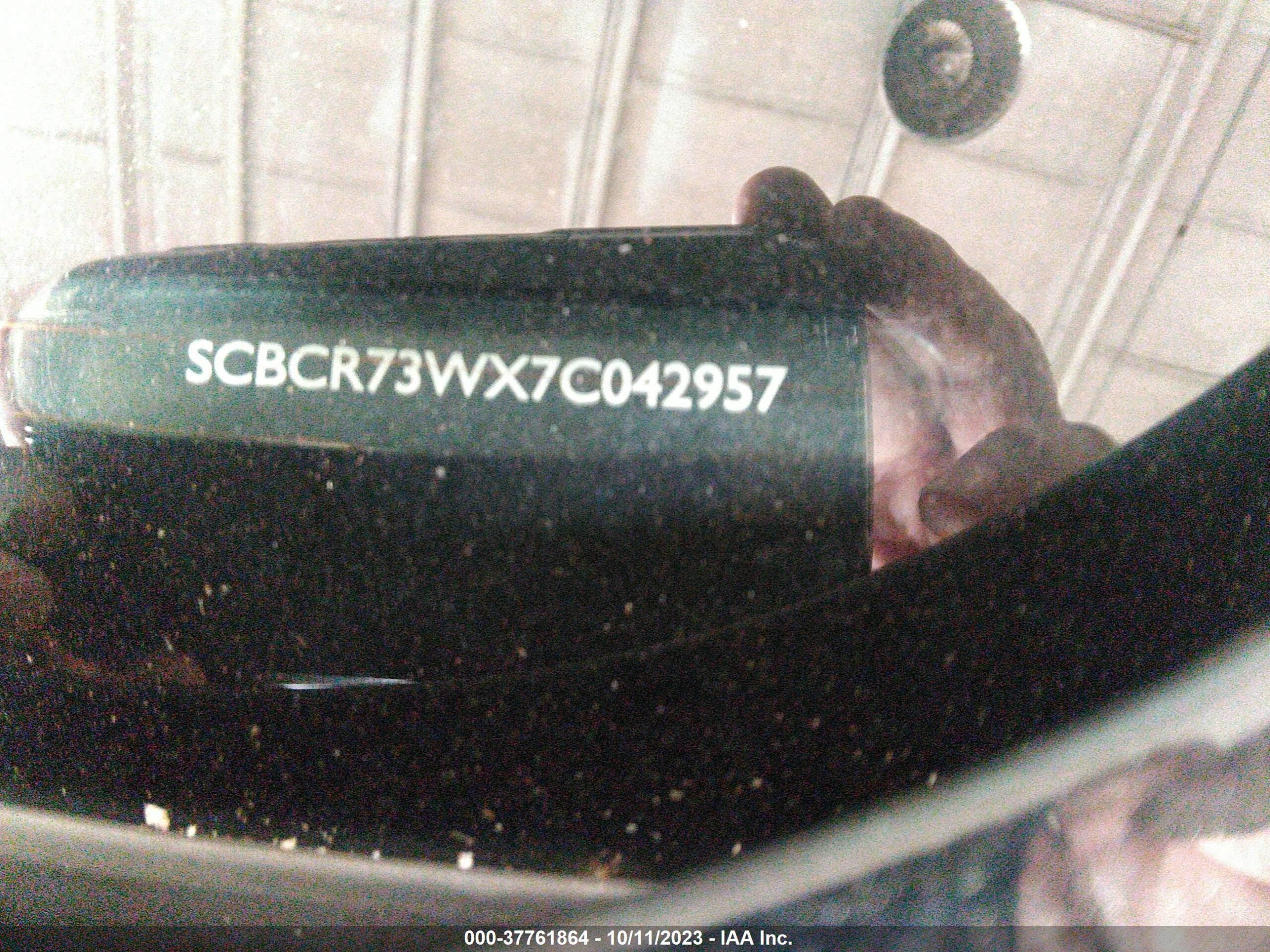 SCBCR73WX7C042957-9