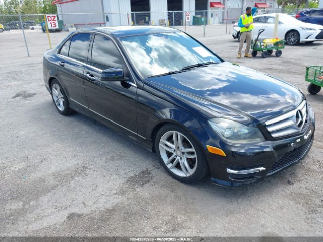 WDDGF4HB2DR273930-1
