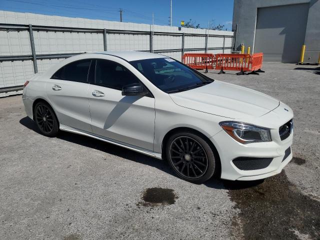 WDDSJ4EB3GN381904-4
