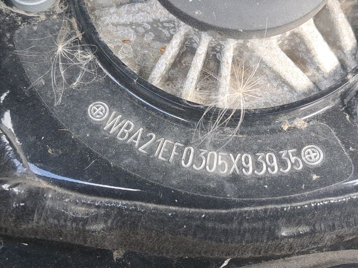 WBA21EF0305X93935 8